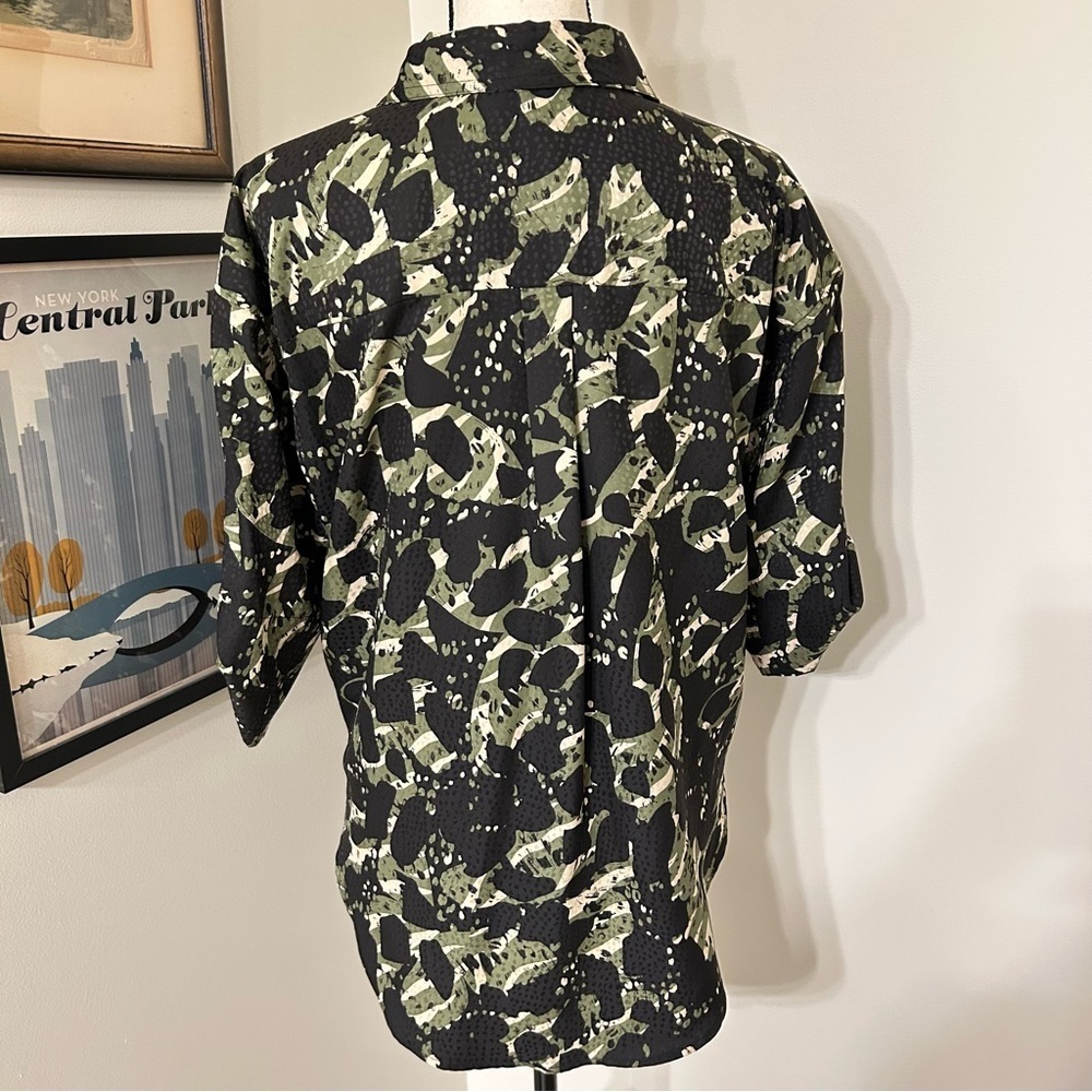 Karl Lagerfeld Black and Green Patterned Tie Front Top SZ M - Picture 2 of 5